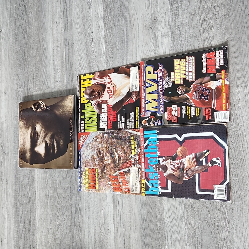 Michael Jordan book/magazine bundle